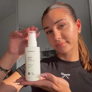 Vlažilna esenca za sijočo polt 100 ml