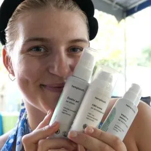 Vlažilna esenca za sijočo polt 100 ml