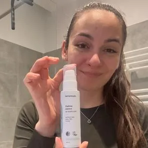 Vlažilna esenca za sijočo polt 100 ml