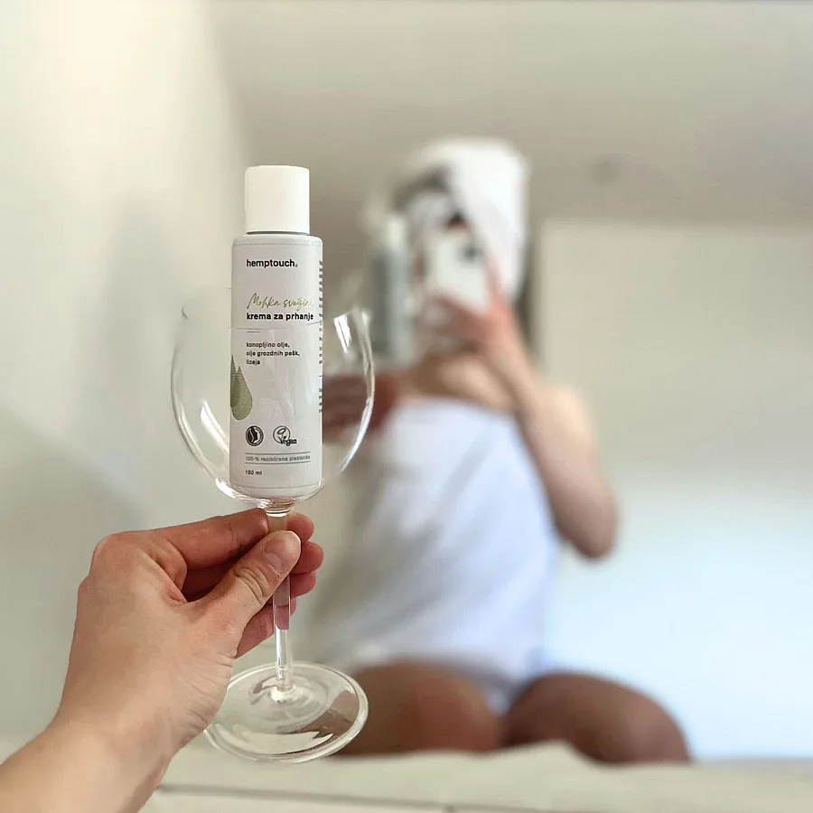 Mehka svežina krema za prhanje 100 ml